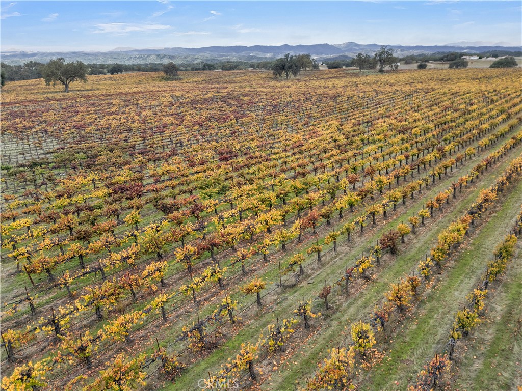 53500 Bradley Lockwood Road Bradley, CA 93426 - Photo 25 of 30 a view of an ocean