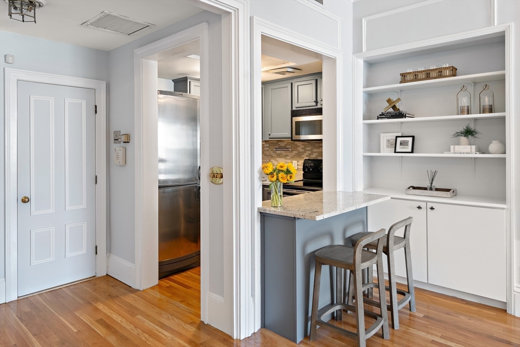 127 Beacon Street, Unit 41 Boston, MA 02116 - Photo 5 of 20