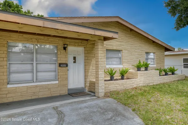 $1,900 | 2460 Iowa Drive, Melbourne, FL 32935