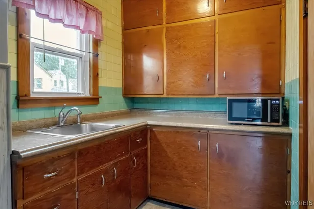 $179,900 | 2623 Seneca Street, West Seneca, NY 14224