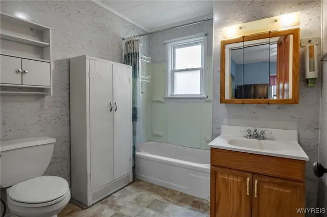 $179,900 | 2623 Seneca Street, West Seneca, NY 14224