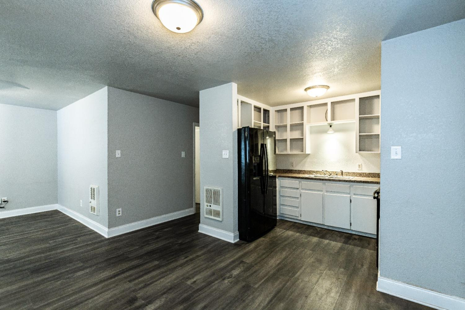 4702 37th Street Lubbock, TX 79414 - Photo 11 of 26 Photo 7
