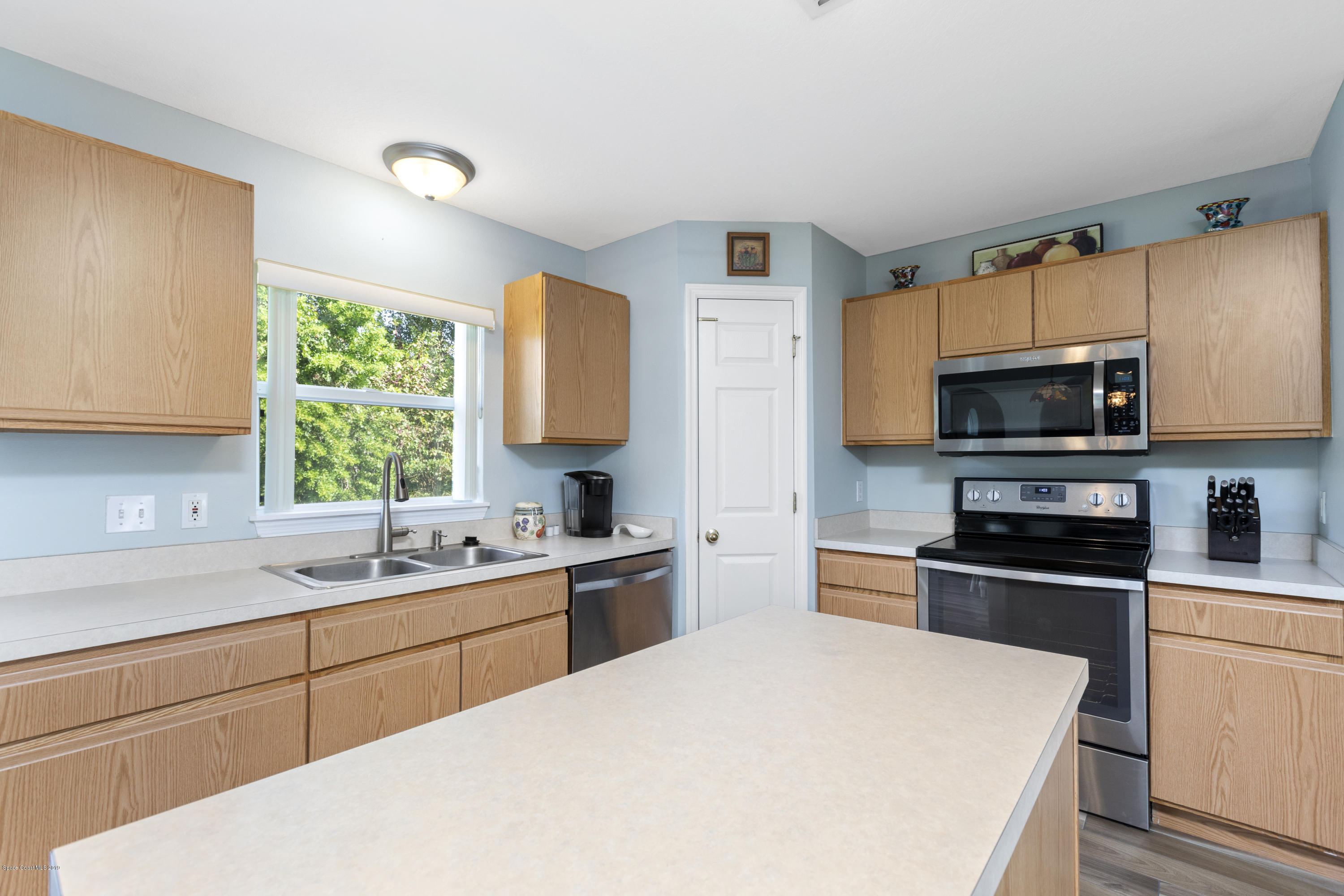 2228 Spring Creek Circle Palm Bay, FL 32905 - Photo 12 of 41 Kitchen