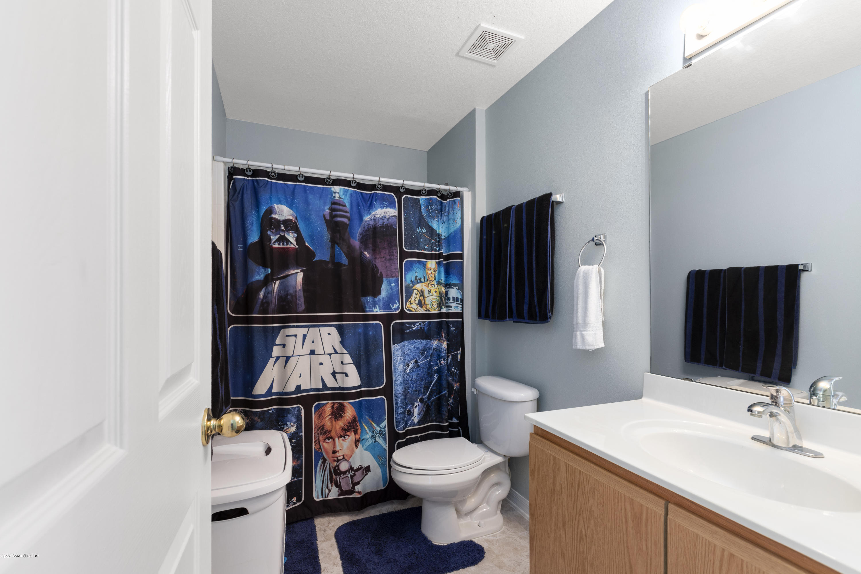 2228 Spring Creek Circle Palm Bay, FL 32905 - Photo 29 of 41 Guest Bathroom