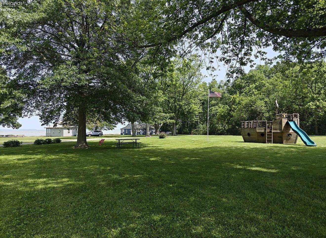 3575 Northeast Catawba Road, Unit 18 Port Clinton, OH 43452 - Photo 16 of 19 Gallery Image 16