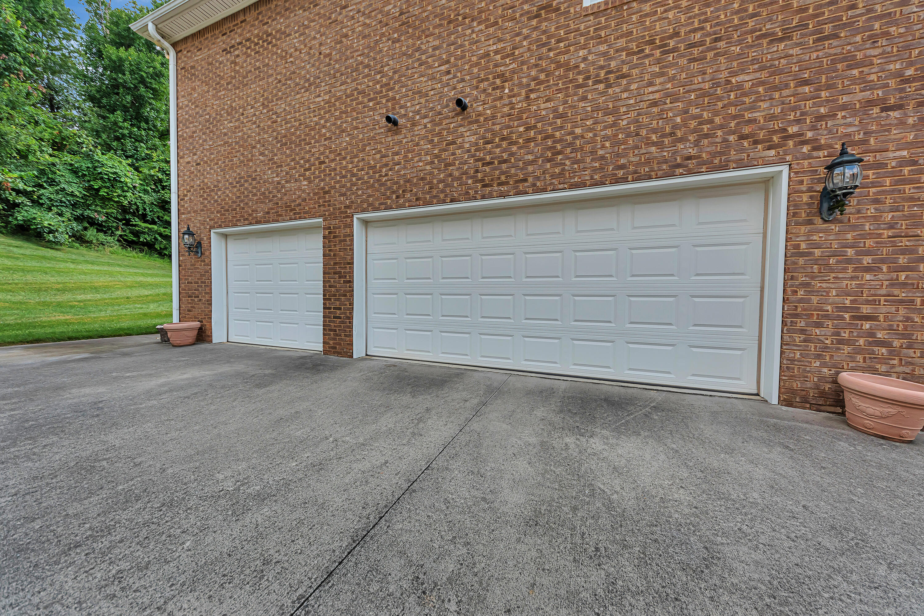 12400 Comblain Road Knoxville, TN 37934 - Photo 27 of 32 3 car garage