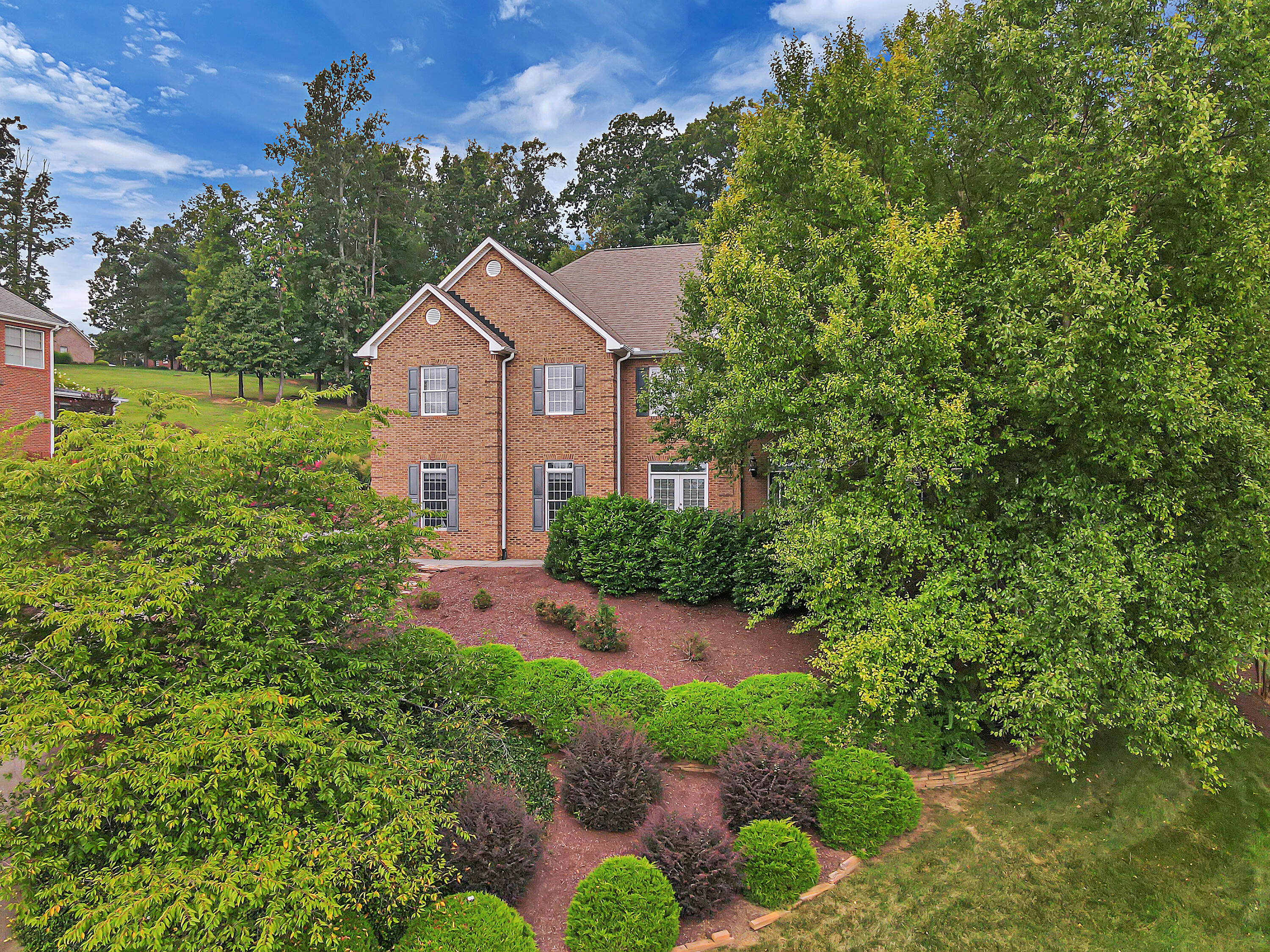 12400 Comblain Road Knoxville, TN 37934 - Photo 31 of 32 Beautiful landscaping