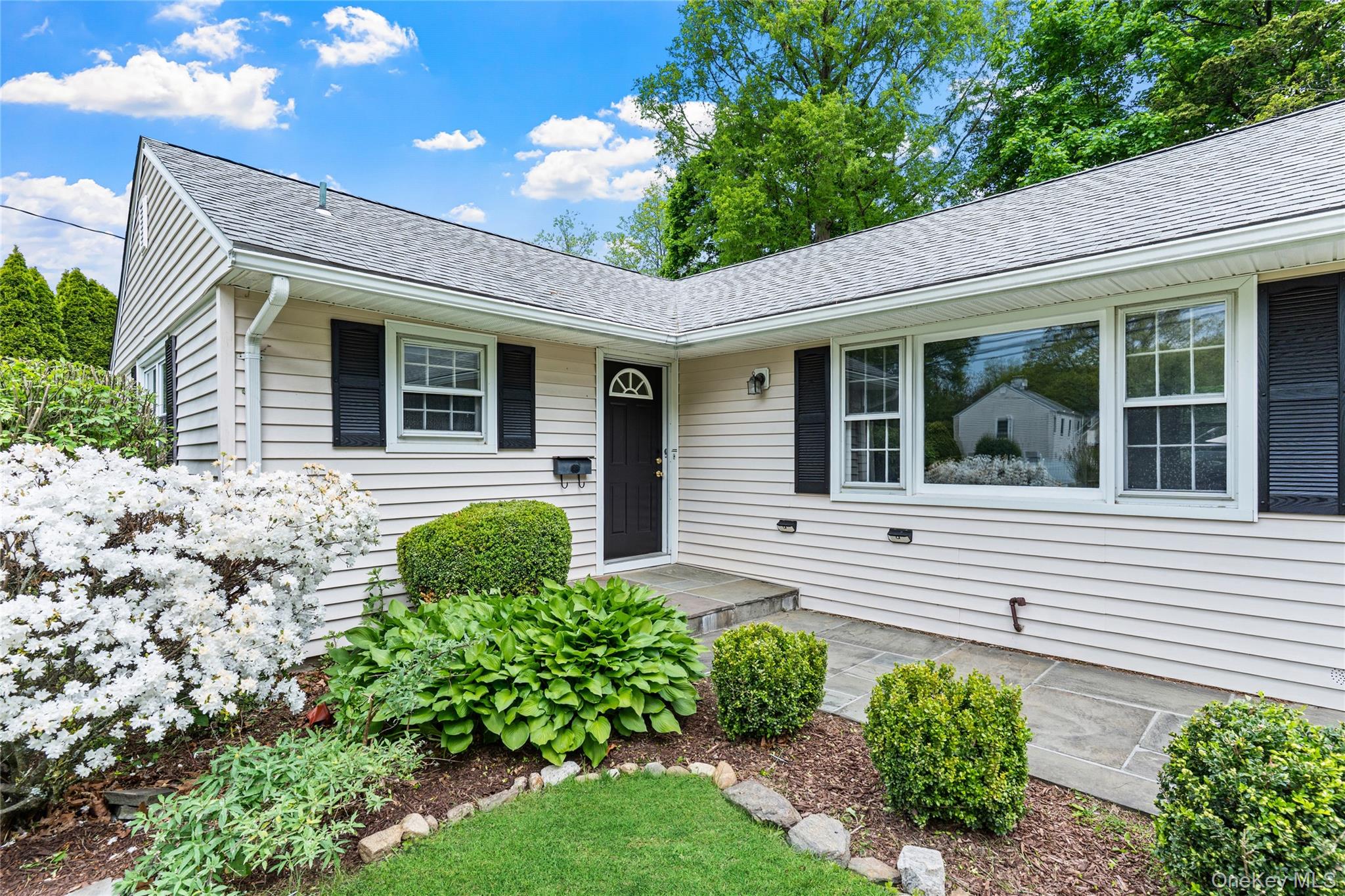88 Heather Dell Road Ardsley, NY 10502 - Photo 2 of 24