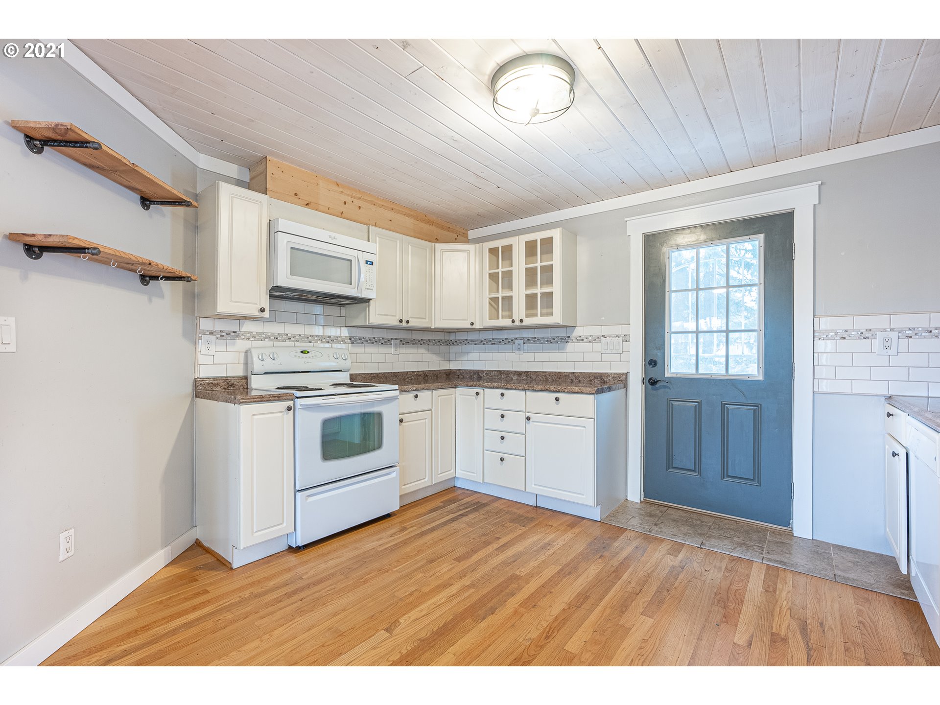 14240 Southeast Fletcher Road Dayton, OR 97114 - Photo 12 of 32 Gallery Image 12