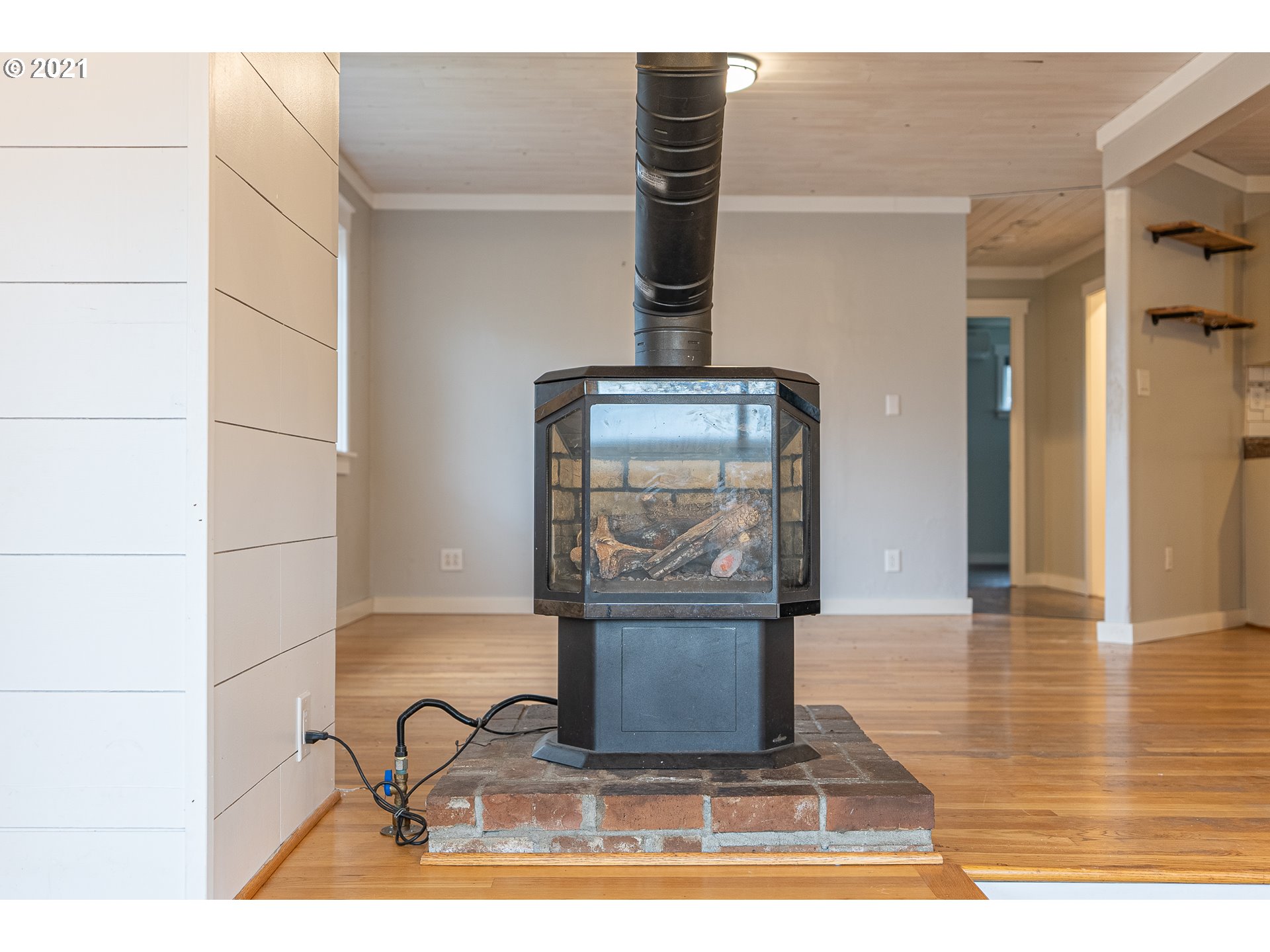 14240 Southeast Fletcher Road Dayton, OR 97114 - Photo 15 of 32 Gallery Image 15
