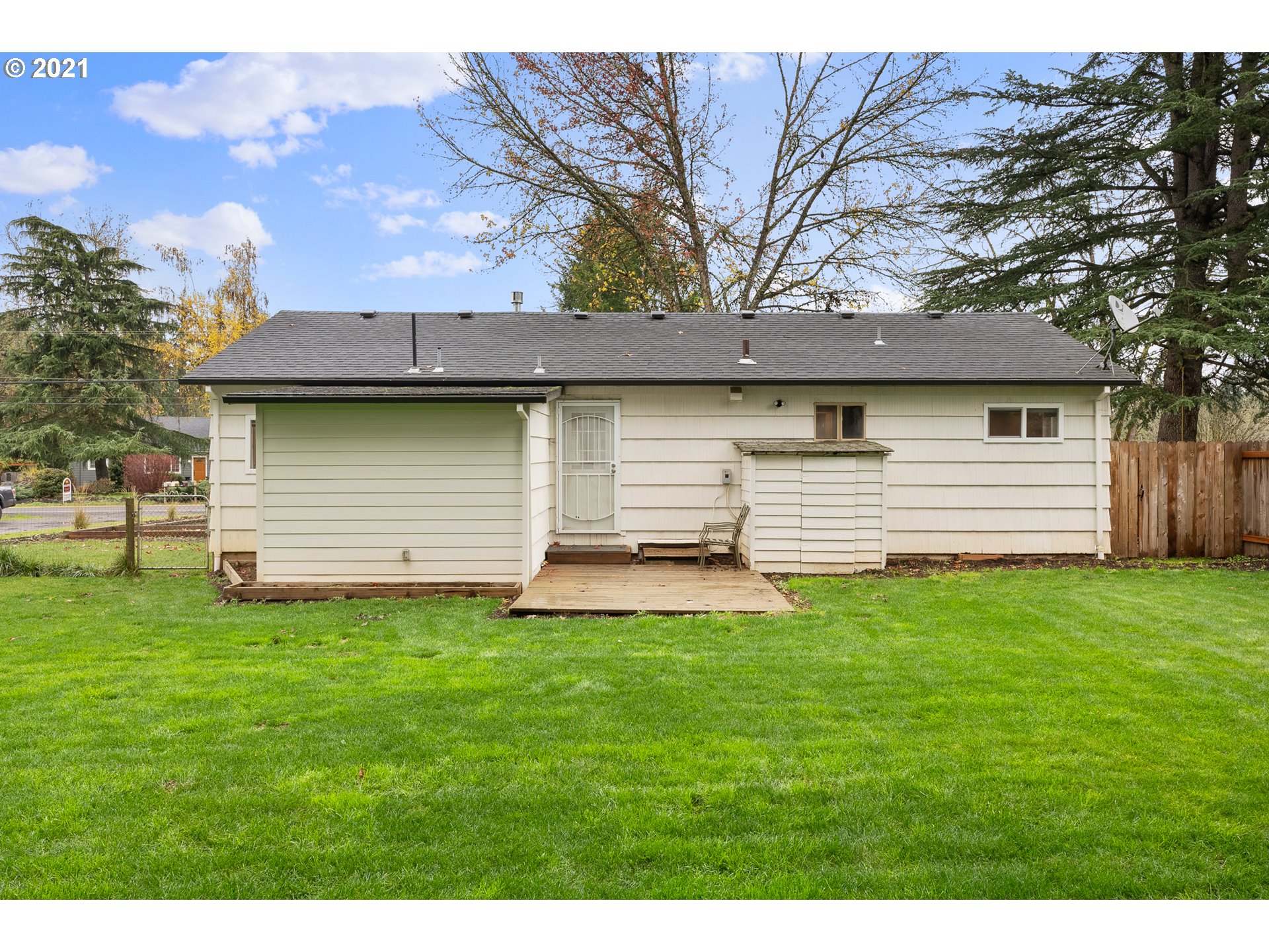 14240 Southeast Fletcher Road Dayton, OR 97114 - Photo 30 of 32 Gallery Image 30