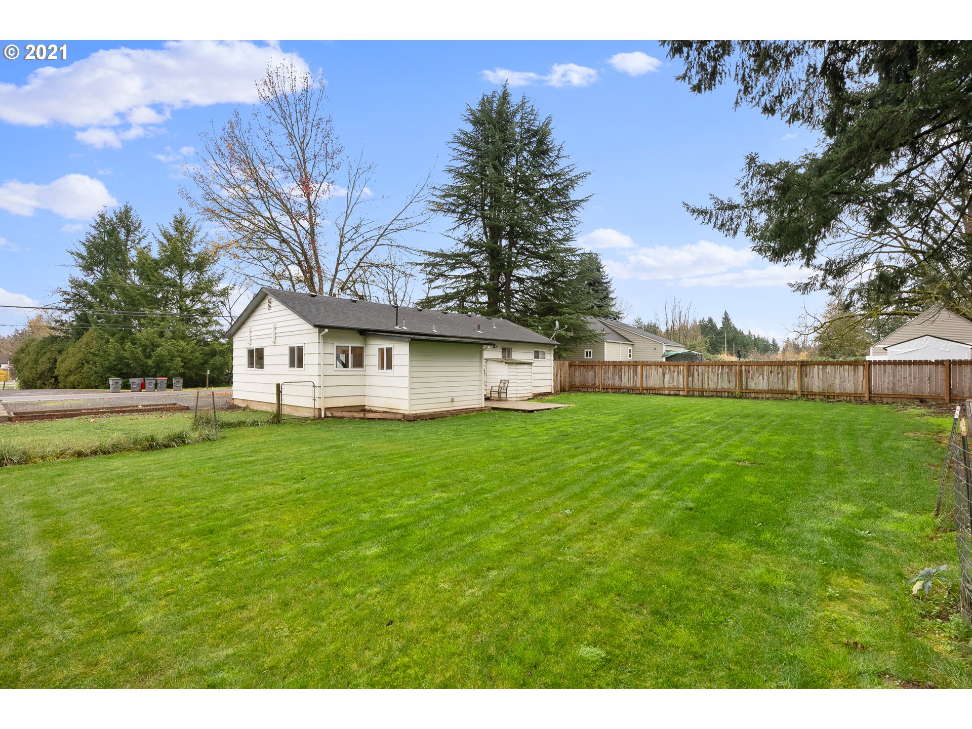 14240 Southeast Fletcher Road Dayton, OR 97114 - Photo 31 of 32 Gallery Image 31