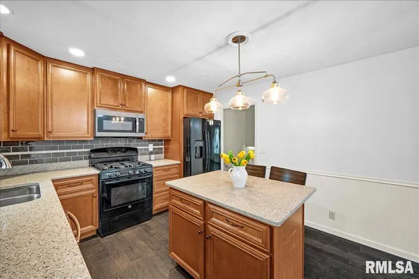 $239,900 | 10520 West Sir Durham Court, Mapleton, IL 61547