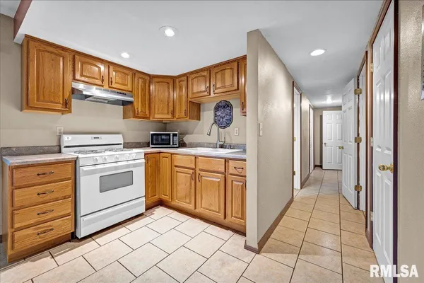 $239,900 | 10520 West Sir Durham Court, Mapleton, IL 61547