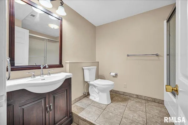 $239,900 | 10520 West Sir Durham Court, Mapleton, IL 61547