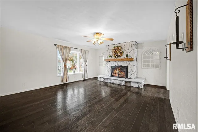 $239,900 | 10520 West Sir Durham Court, Mapleton, IL 61547