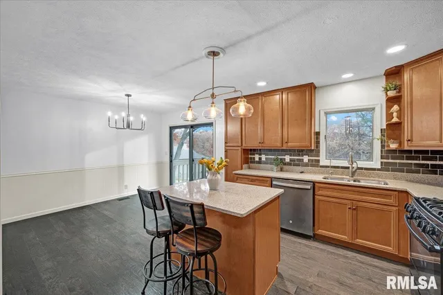 $239,900 | 10520 West Sir Durham Court, Mapleton, IL 61547