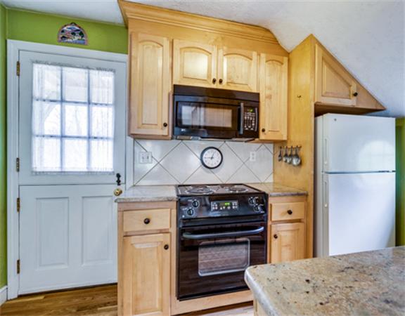 22 Upton Road Westborough, MA 01581 - Photo 6 of 30 Gallery Image 6