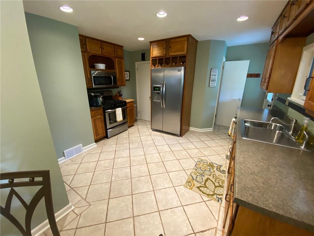 75 East Pike Road Indiana, PA 15701 - Photo 2 of 19 Lovely eat in kitchen w stainless appliances