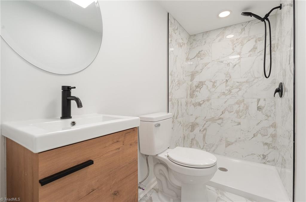 304 Louise Avenue High Point, NC 27262 - Photo 16 of 38