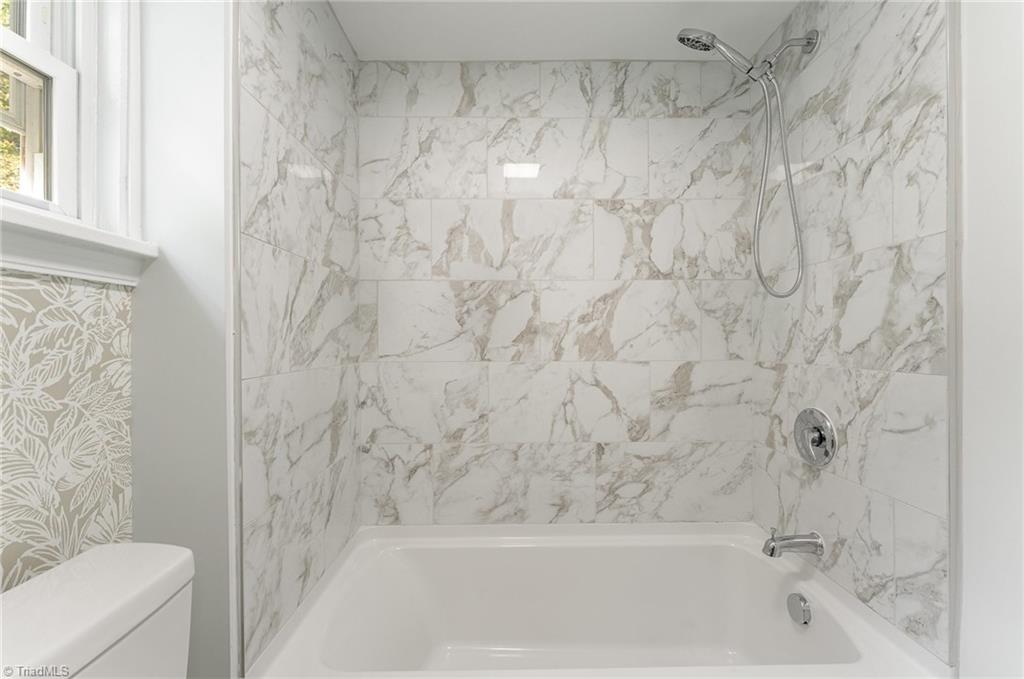 304 Louise Avenue High Point, NC 27262 - Photo 22 of 38