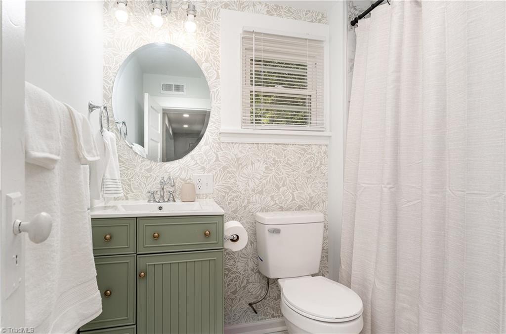 304 Louise Avenue High Point, NC 27262 - Photo 34 of 38