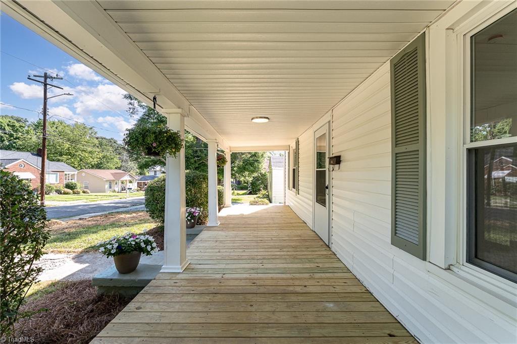 304 Louise Avenue High Point, NC 27262 - Photo 6 of 38