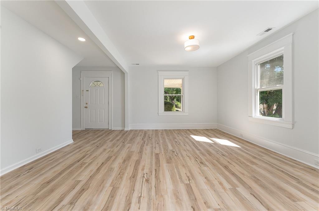 304 Louise Avenue High Point, NC 27262 - Photo 7 of 38