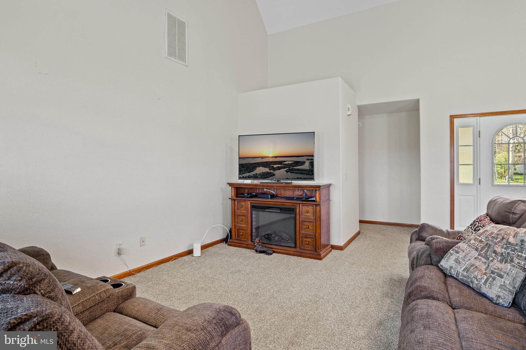 14013 Mile Stretch Road Greenwood, DE 19950 - Photo 13 of 38 Living Room