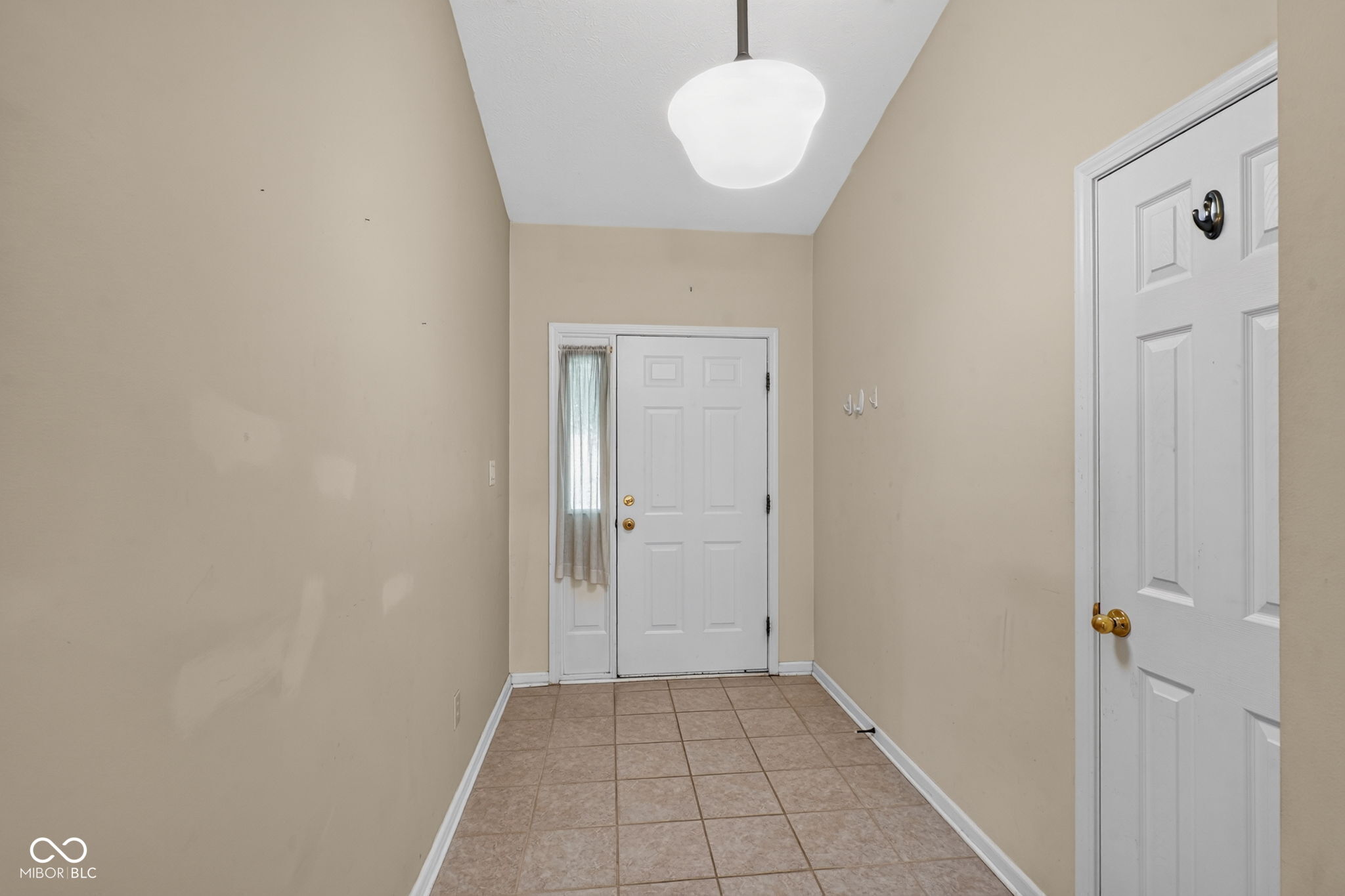 6018 Rocky Road Anderson, IN 46013 - Photo 4 of 25