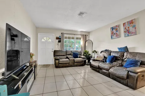 $550,000 | 2040 Northeast 2nd Terrace, Pompano Beach, FL 33060