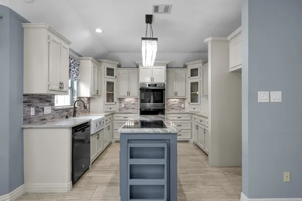 $699,000 | 11486 Oak Springs Drive, Willis, TX 77378