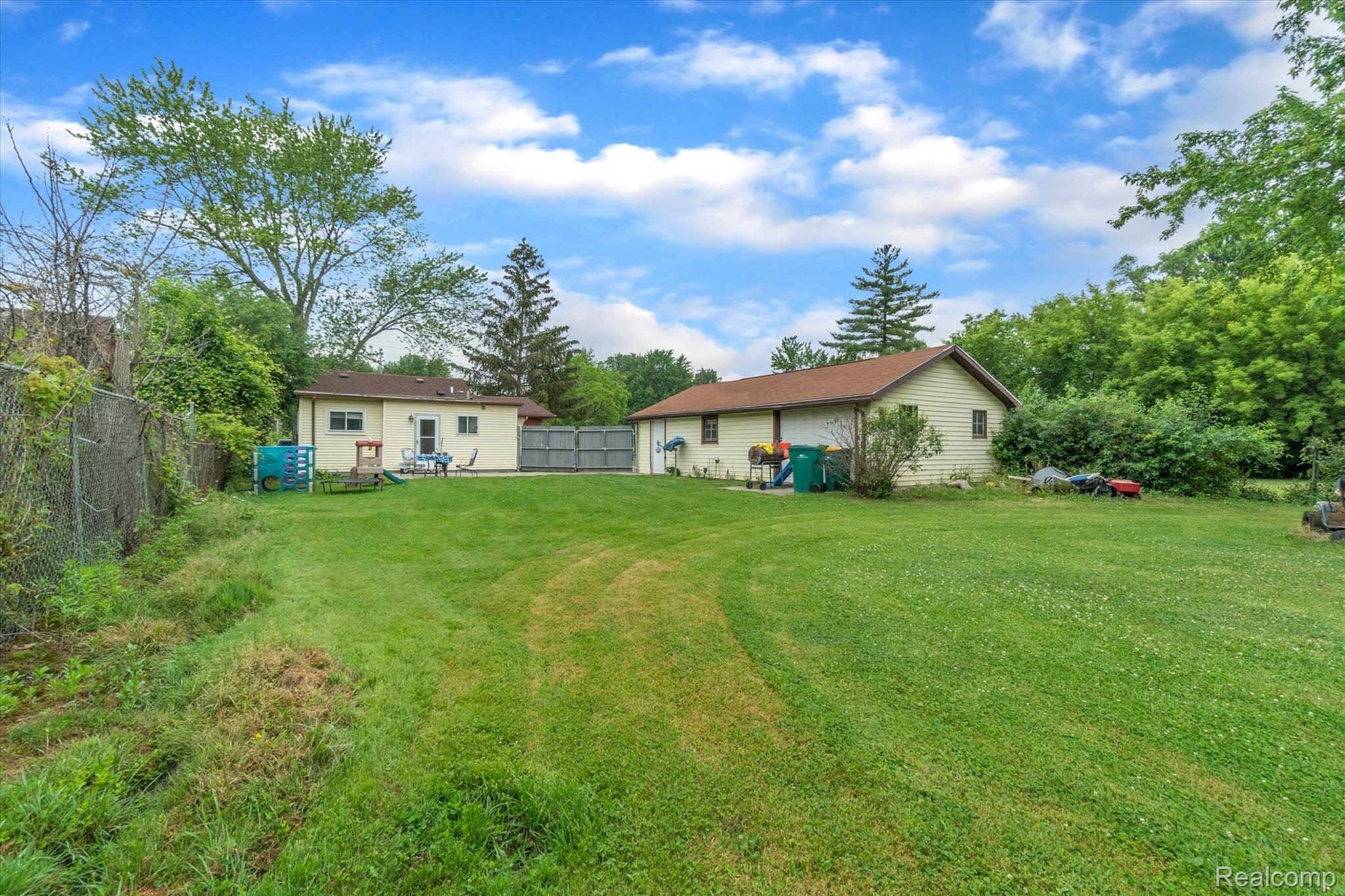 6591 Ball Road Romulus, MI 48174 - Photo 37 of 43 37-6591 Ball Rd-windowstill-realestate-photography-37.jpg