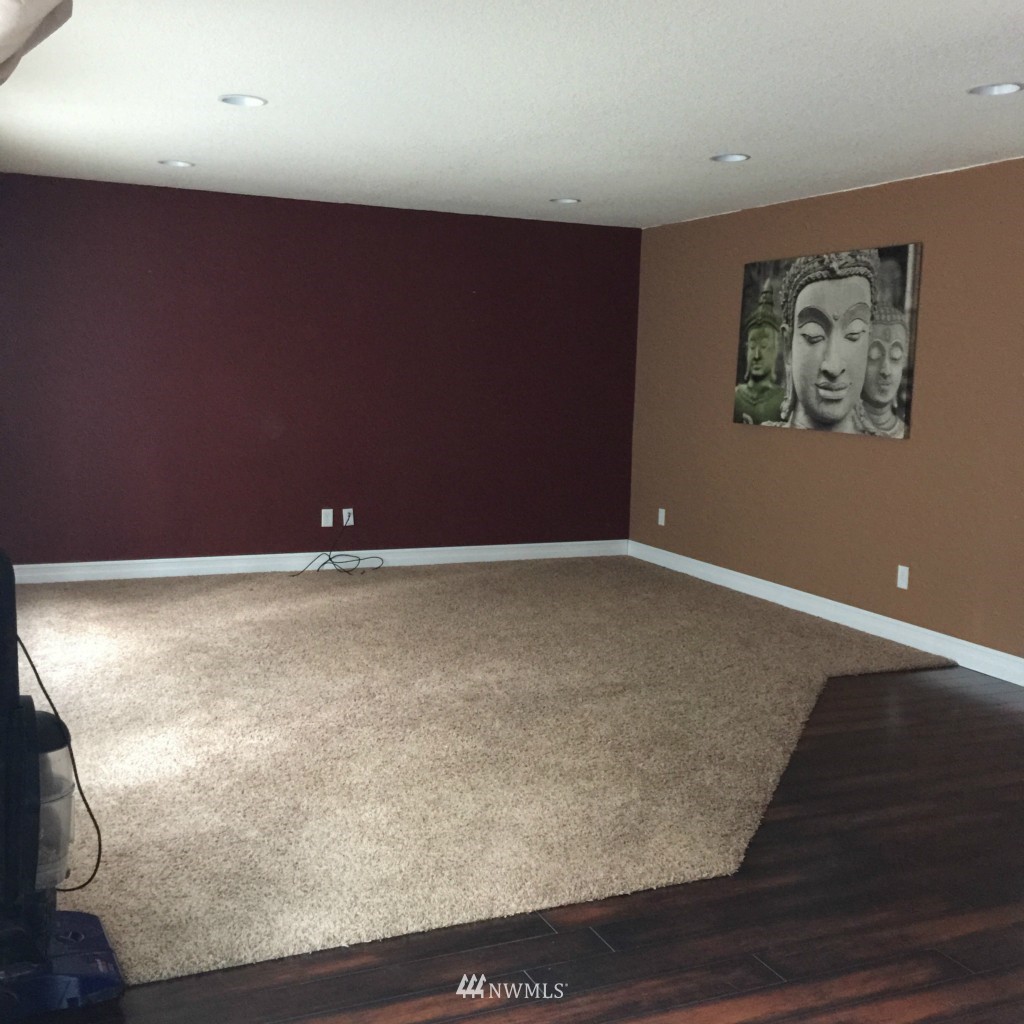 399 North Maple Hill Road Kelso, WA 98626 - Photo 3 of 23 Gallery Image 3
