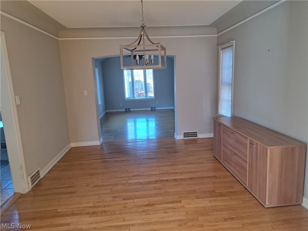 2444 Saybrook Road Cleveland, OH 44118 - Photo 9 of 20