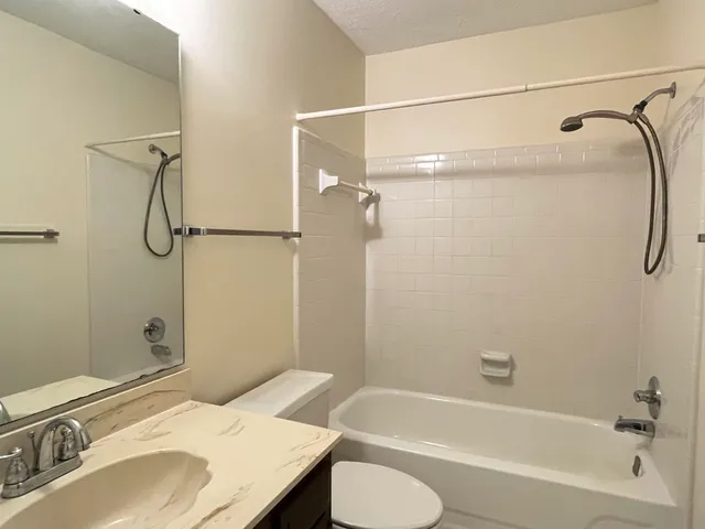 $289,900 | 6960 Country Road, Germantown, TN 38138