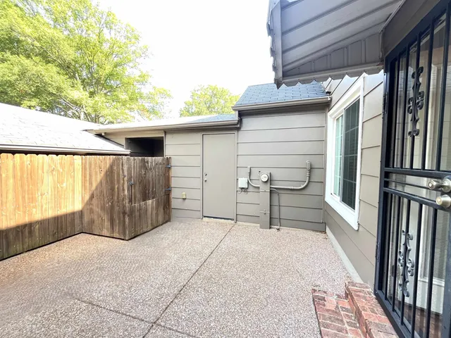 $289,900 | 6960 Country Road, Germantown, TN 38138