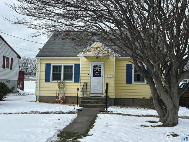 $399,900 | 75 Osborne Street, Stratford, CT 06614