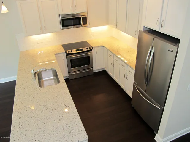 $1,995 | 1670 Fallen Leaf Lane, Unit C, Wilmington, NC 28403