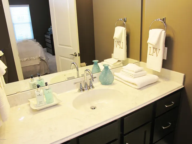 $1,995 | 1670 Fallen Leaf Lane, Unit C, Wilmington, NC 28403