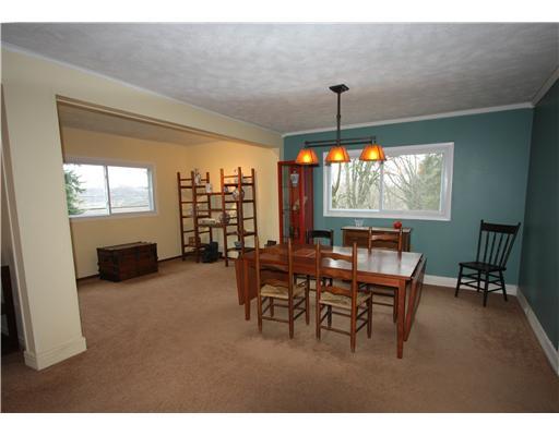 125 Edgecliff Road Rosslyn Farms, PA 15106 - Photo 6 of 18 Dining Room. The newer double pane windows provide lots of light!