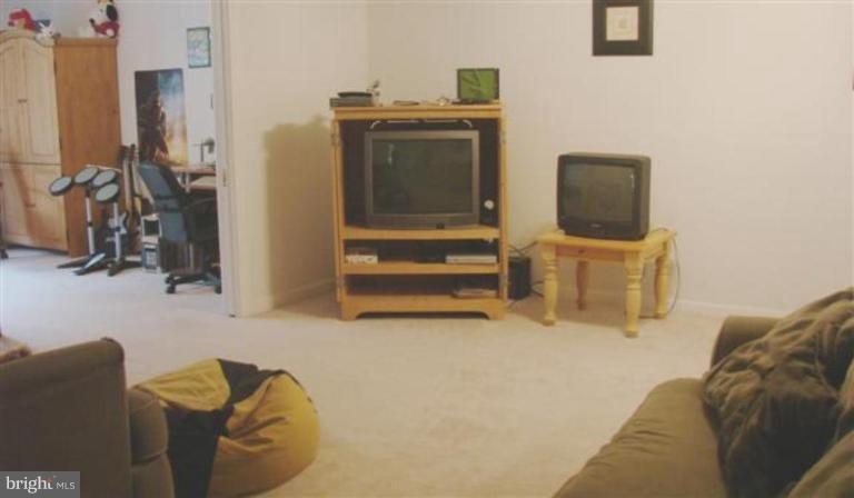 620 Old Love Point Road Stevensville, MD 21666 - Photo 13 of 30 Family Room