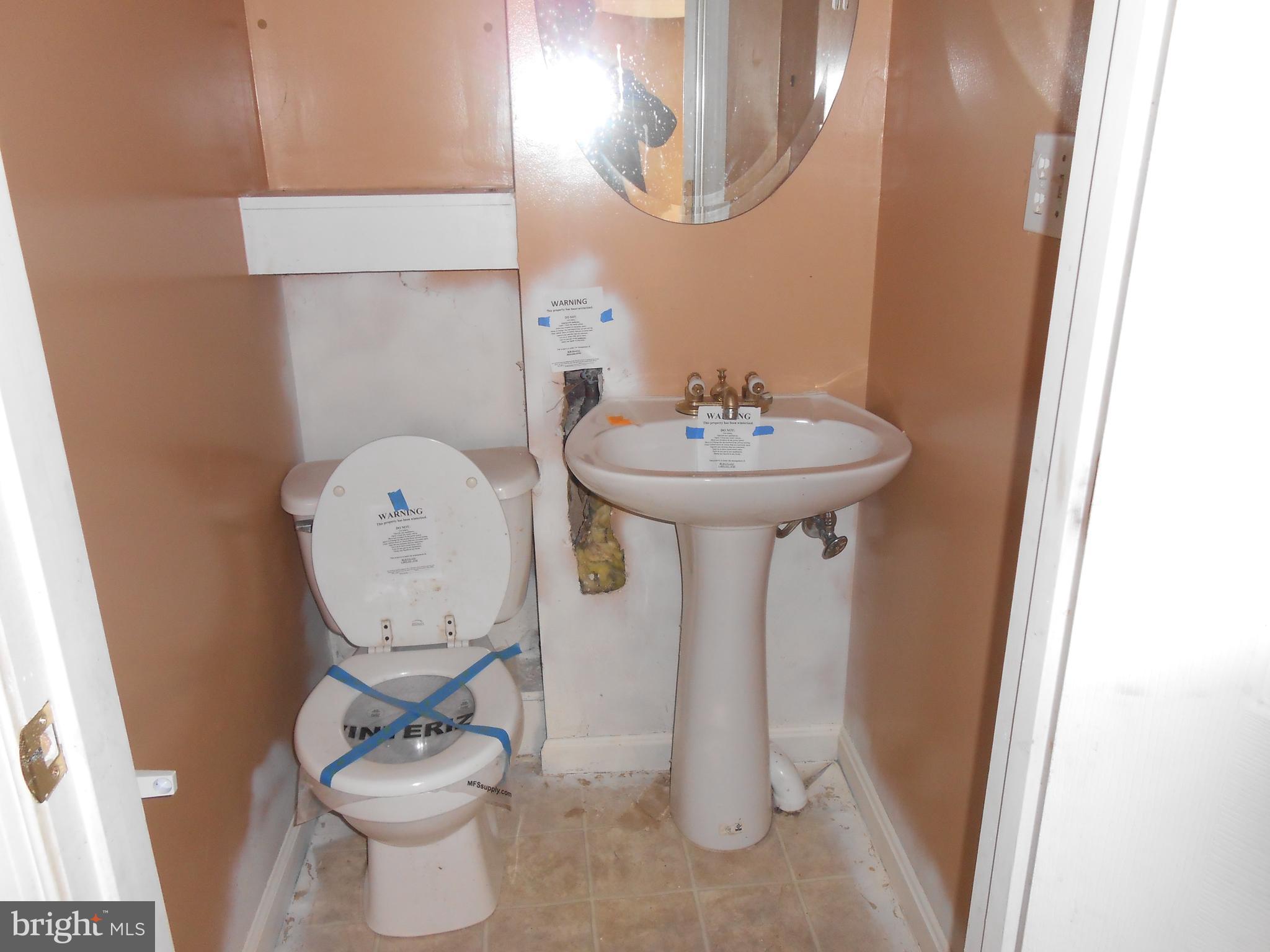 6647 Spring Mill Circle Baltimore, MD 21207 - Photo 4 of 8 Bath