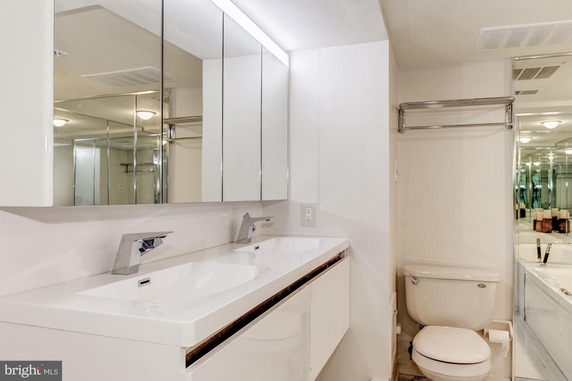 4020 Rickover Road Silver Spring, MD 20902 - Photo 10 of 30 Bath (Master)