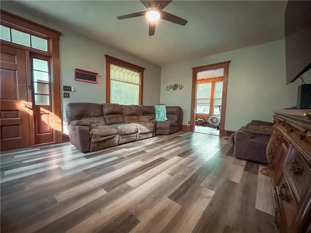 $279,000 | 523 West Walnut Street, Mound City, KS 66056