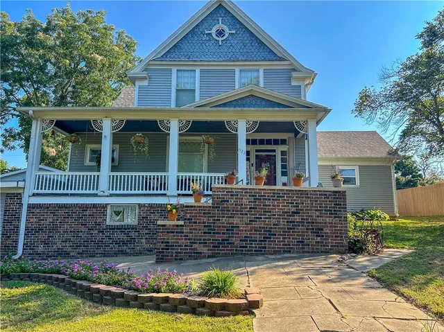 $279,000 | 523 West Walnut Street, Mound City, KS 66056