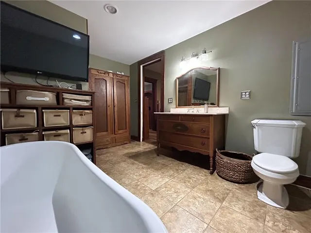 $279,000 | 523 West Walnut Street, Mound City, KS 66056