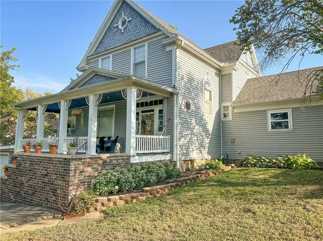 $279,000 | 523 West Walnut Street, Mound City, KS 66056