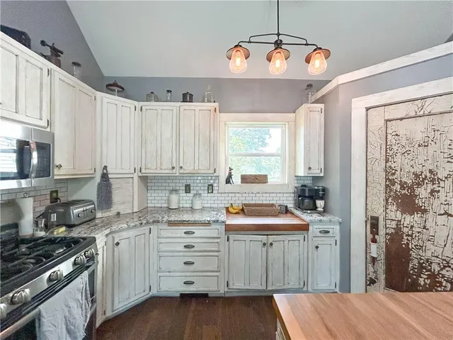 $279,000 | 523 West Walnut Street, Mound City, KS 66056