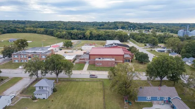 $279,000 | 523 West Walnut Street, Mound City, KS 66056